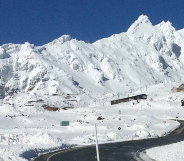Skiing | Whakaipo Lodge| New Zealand